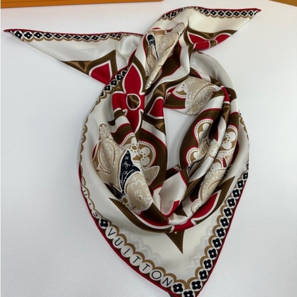 Louis Vuitton Logo Pattern Scarf - Picture 4 of 8